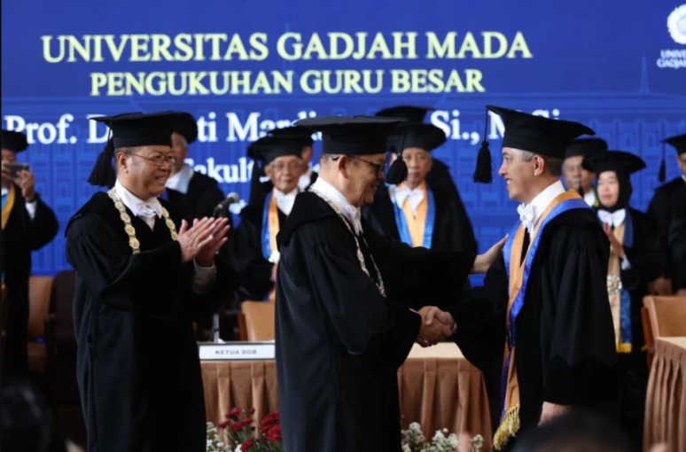 Pengukuhan Guru Besar Prof Dr Djati Mardiatno S Si M Si Guru